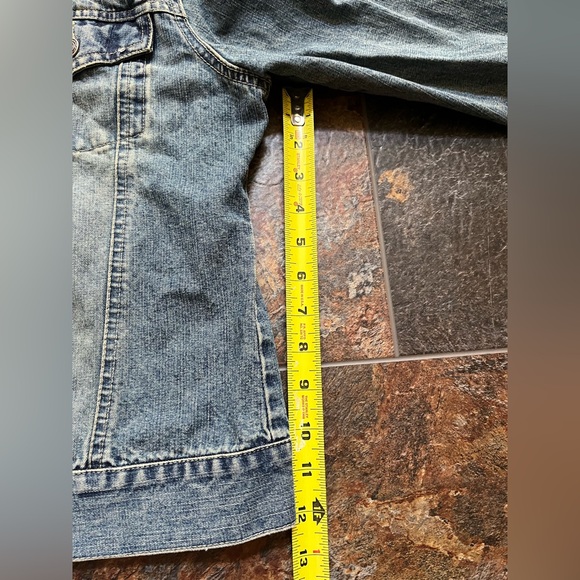 Vintage Faded Glory embroidered floral jean jacket with faux suede trim. Medium - Picture 10 of 12